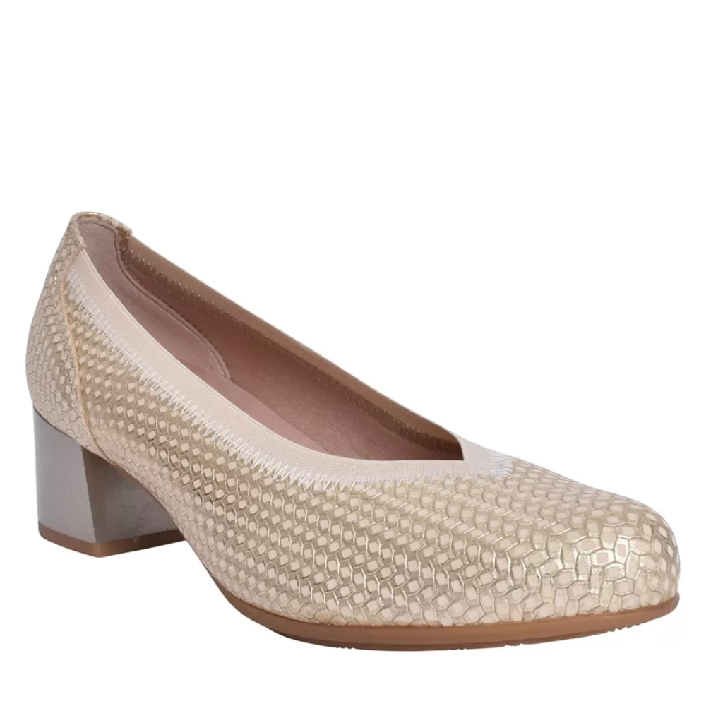 Ladies PITILLOS Ladies 5090 Low Heel Court Shoe In Gold