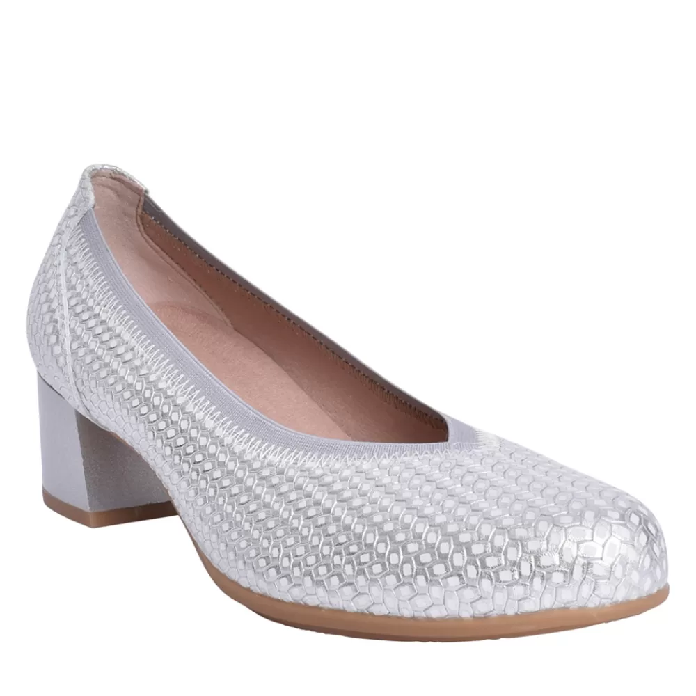 Ladies PITILLOS Ladies 5090 Low Heel Court Shoe In Silver