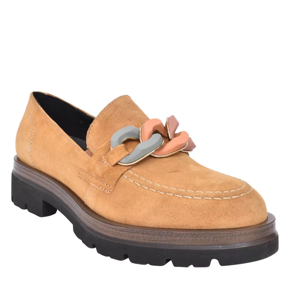 Ladies VIGUERA Ladies 8140 Loafer In Tan