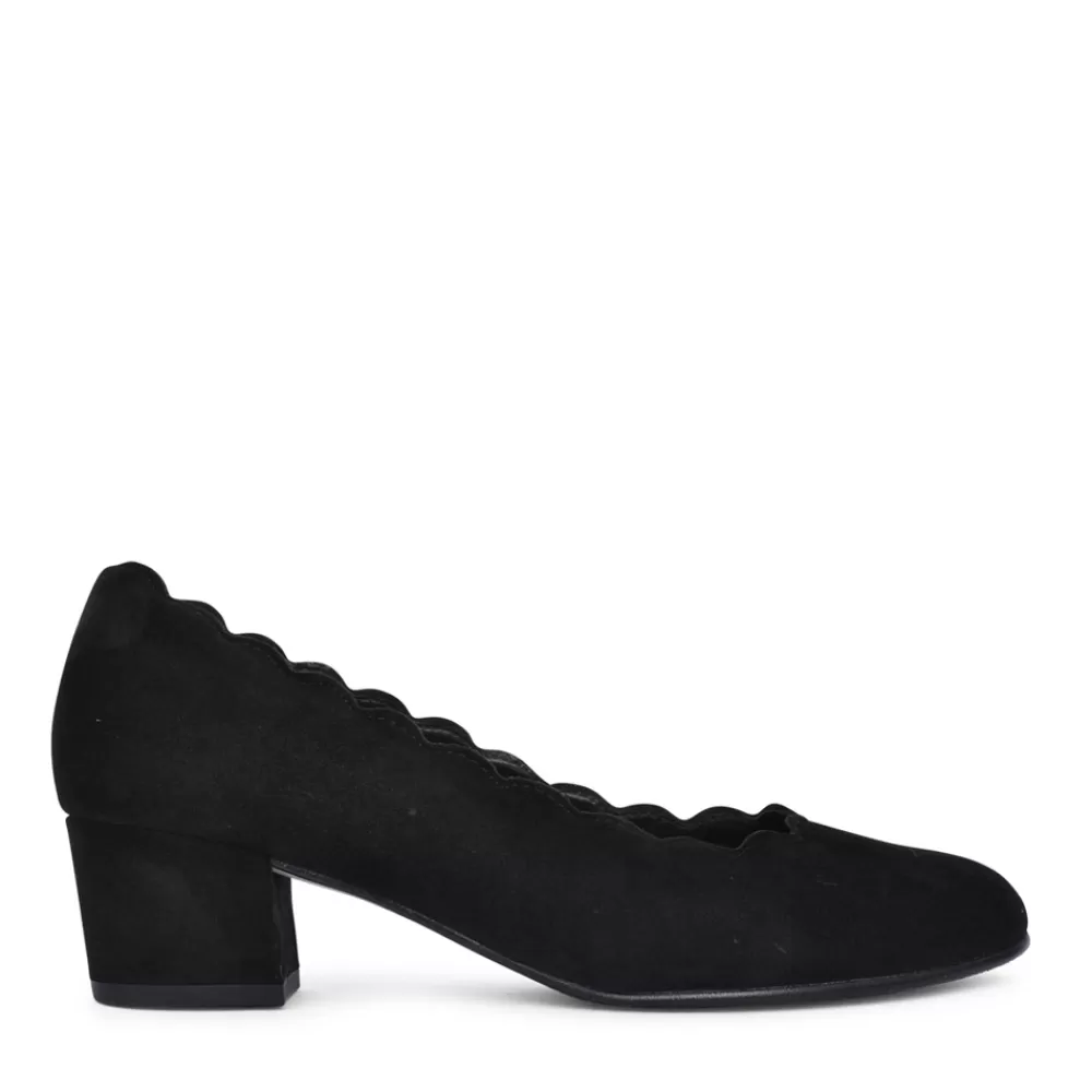 Ladies GABOR Ladies 92.221 Court Shoe In Black