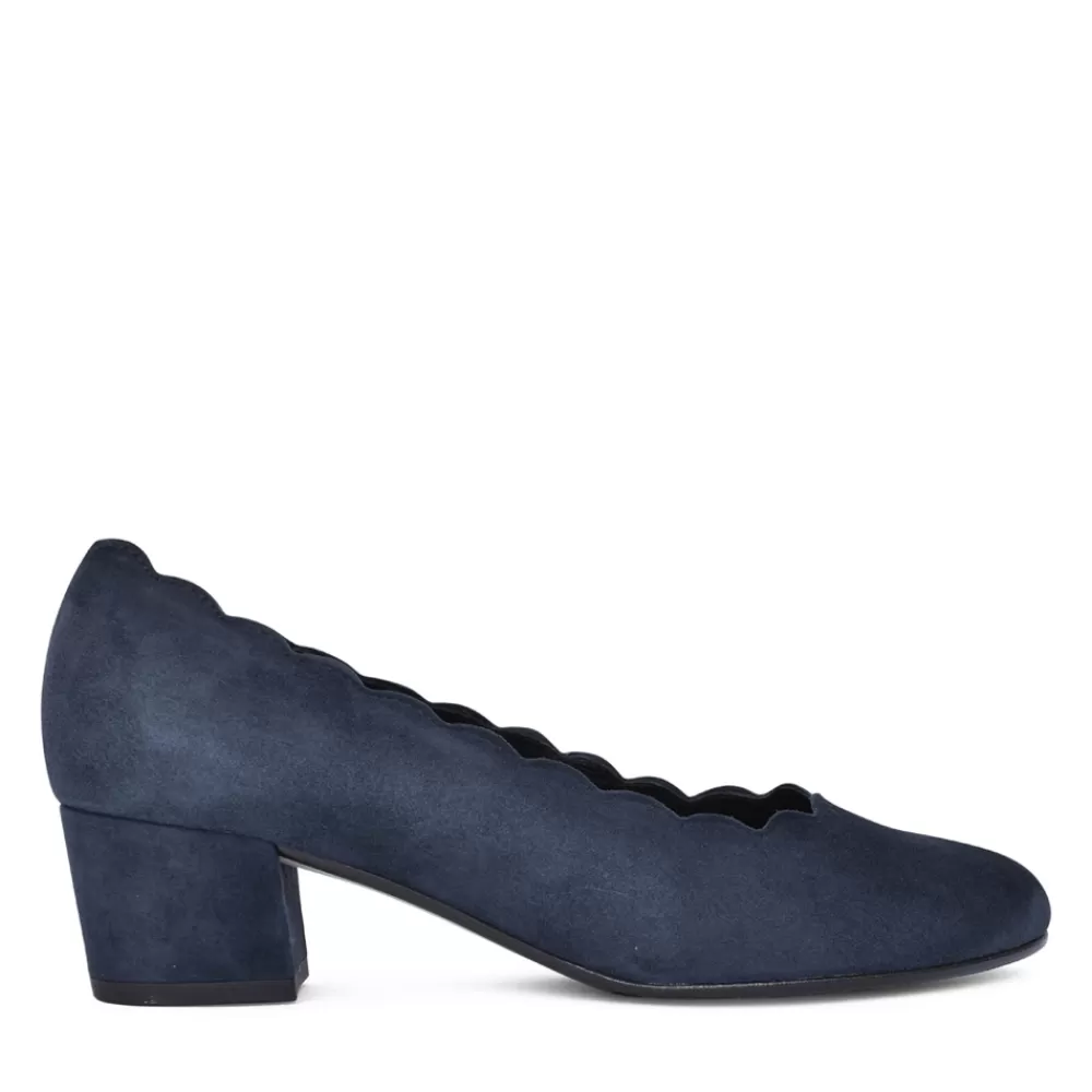 Ladies GABOR Ladies 92.221 Court Shoe In Dark Blue