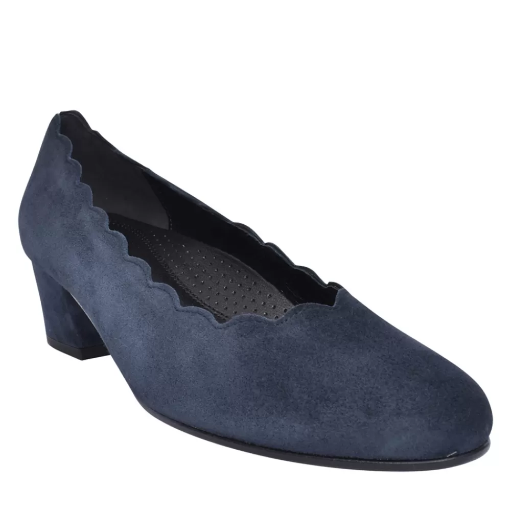 Ladies GABOR Ladies 92.221 Court Shoe In Dark Blue