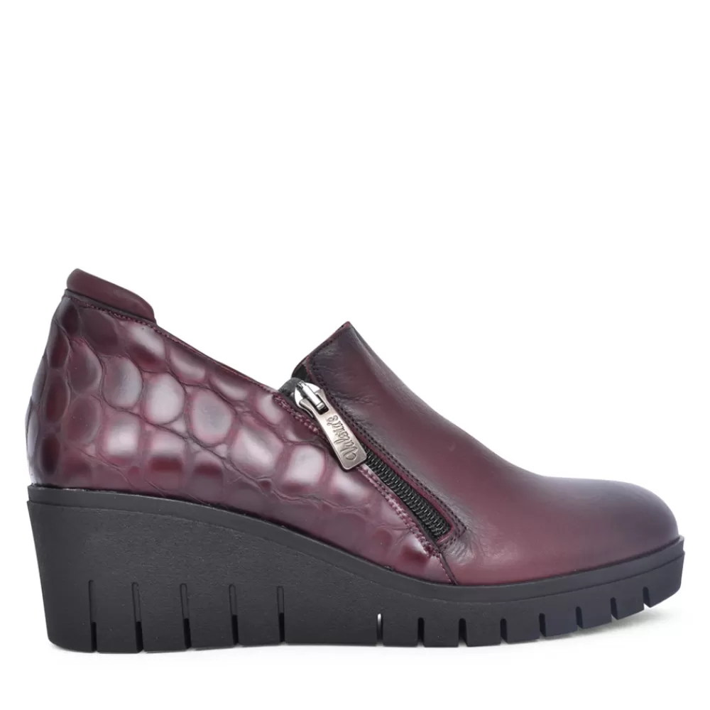 Ladies VALERIA's Ladies 9612 Wedge Heel Slip-On Shoe In Wine