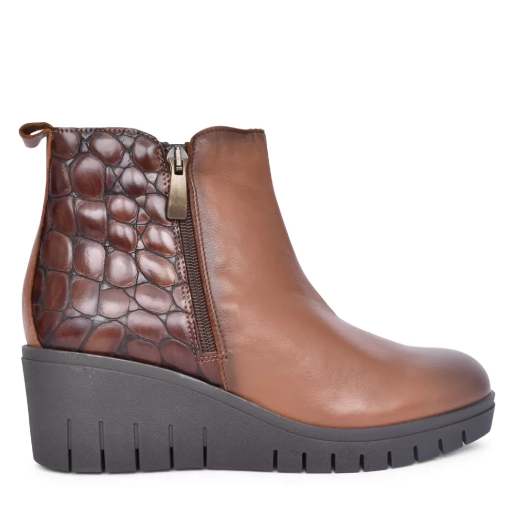 Ladies VALERIA's Ladies 9613 Wedge Heel Ankle Boot In Tan