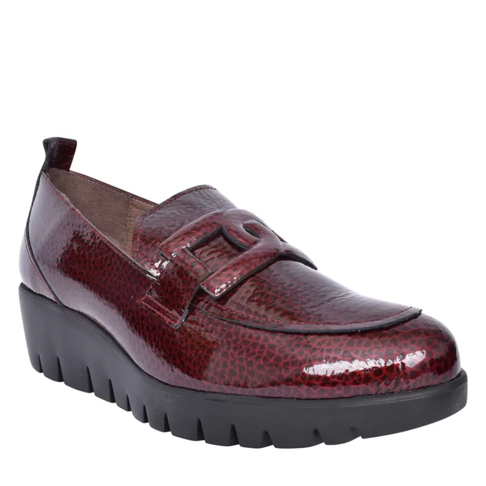 Ladies WONDERS Ladies C-33303 Wedge Shoe In Burgandy