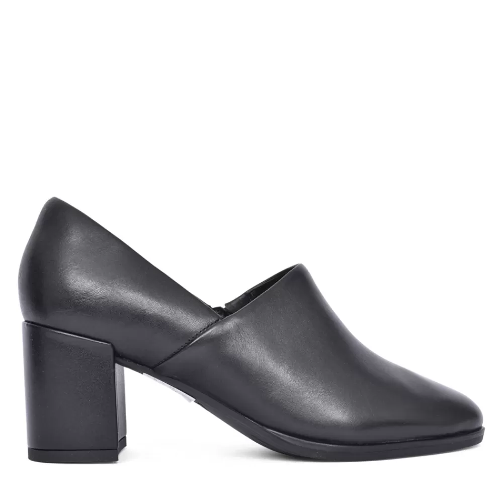 Ladies CLARKS Ladies Freva55 Lily Leather D-Fit Court Shoe In Black