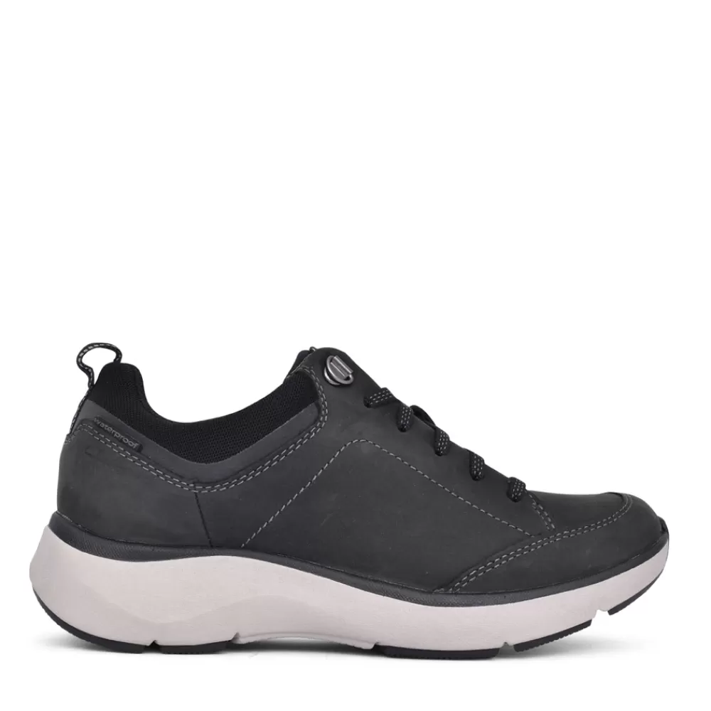 Ladies CLARKS Ladies Wave2.0 D-Fit Laced Trainer In Black