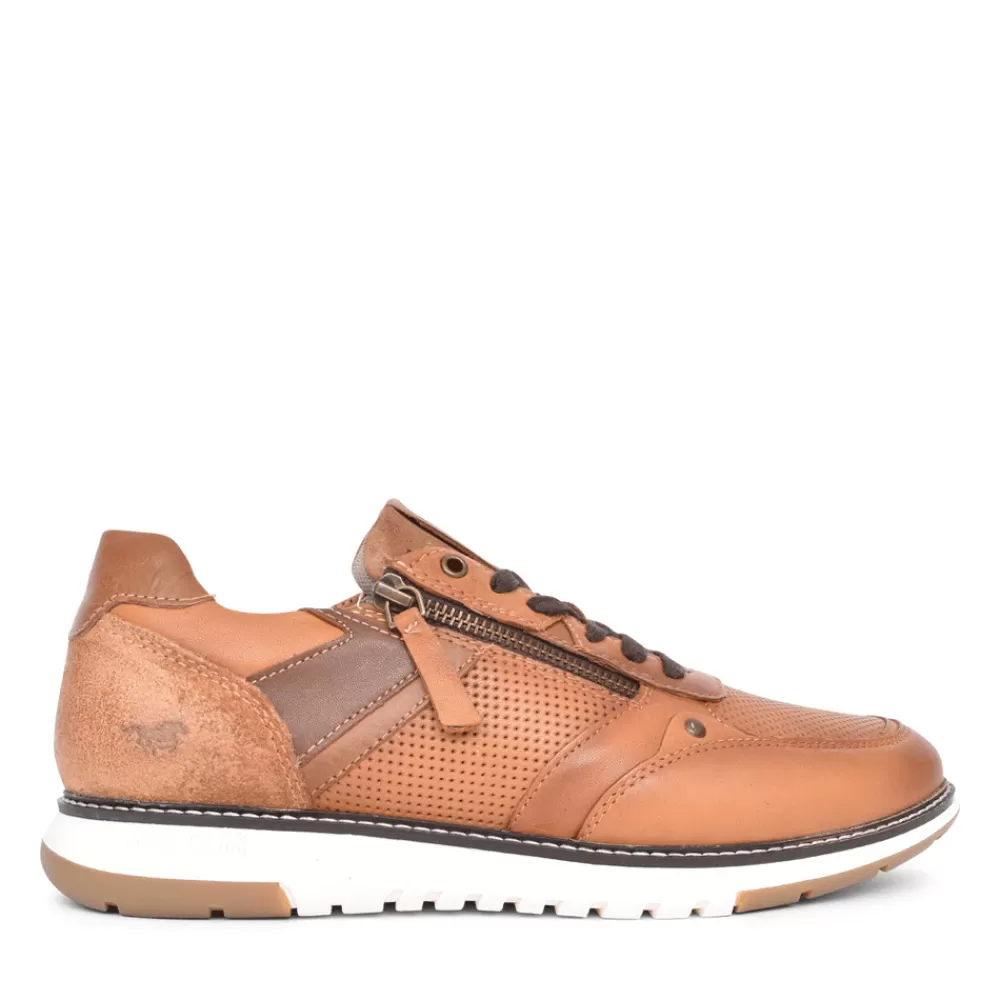 Mens MUSTANG Mens 4946309 Laced Trainer In Tan